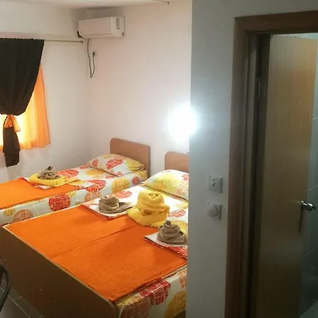 Isakovic Centar 게스트하우스